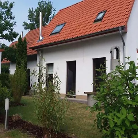 Familienfreundliches Mit Garten Im Hafendorf Mueritz * Rechlin