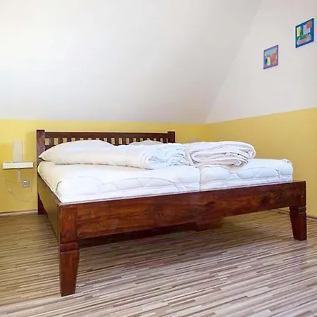 Familienfreundliches Mit Garten Im Hafendorf Mueritz *