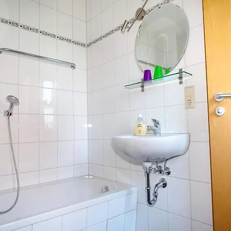 Familienfreundliches Mit Garten Im Hafendorf Mueritz Σπίτι διακοπών