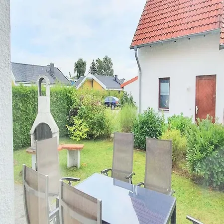 Familienfreundliches Mit Garten Im Hafendorf Mueritz *